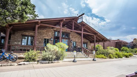 Bright Angel Lodge – Inside the Park Отели рядом с Аэропорт Гранд Каньон Нэйшнал Парк