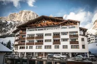 Hotel Gran Ciasa - Mountain view