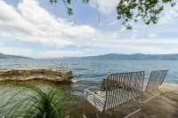 RedDoorz @ Tuktuk Danau Toba