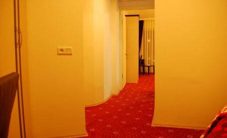 Otel Bossinop - Housity