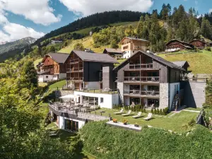 Les Dolomites Mountain Lodges