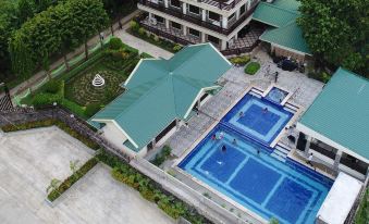 Villa Esmeralda Bryan's Resort Hotel and Restaurant