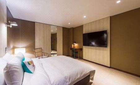 Soho Hotel Airport - Housity