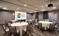 Hyatt Place Fayetteville/Springdale - parking