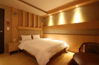 Goseong Romio and Juliet