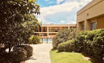Quality Inn & Suites Conference Center Statesboro Historic District