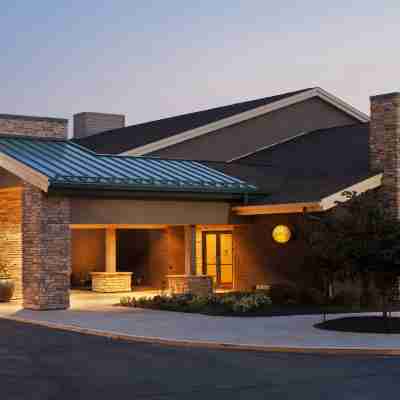 DoubleTree by Hilton Collinsville - St. Louis Hotel Exterior