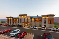 My Place Hotel-Moab, UT - parking