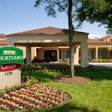 Courtyard Chicago Naperville