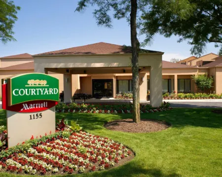 Courtyard Chicago Naperville Hotels in Naperville