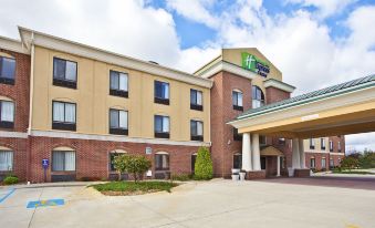 Holiday Inn Express & Suites Goshen