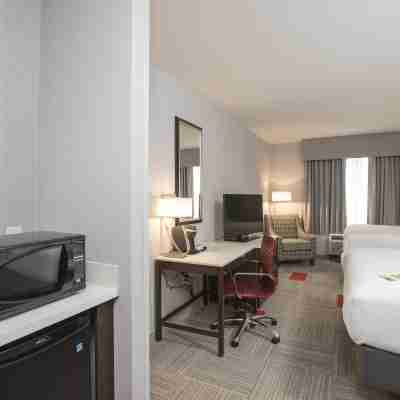 Holiday Inn & Suites Cincinnati Downtown Rooms