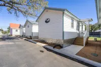 Stunning Cabin Right on Main St!