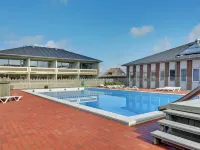 "Britt" - 100m from the Sea - Pools