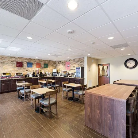 Comfort Inn & Suites Lakeside