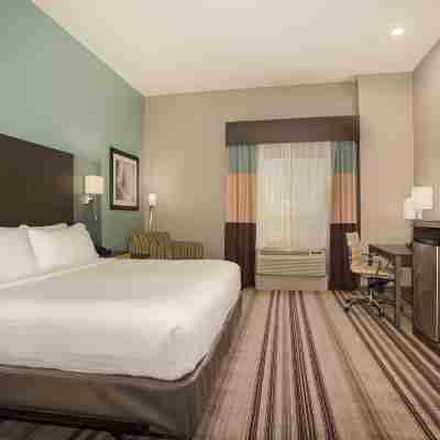 Holiday Inn Express & Suites Amarillo West Rooms