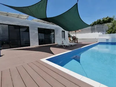 Salty House Hotel di Urasoe