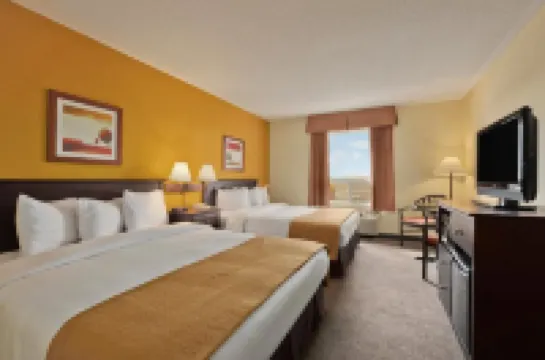 Super 8 by Wyndham Barrie South