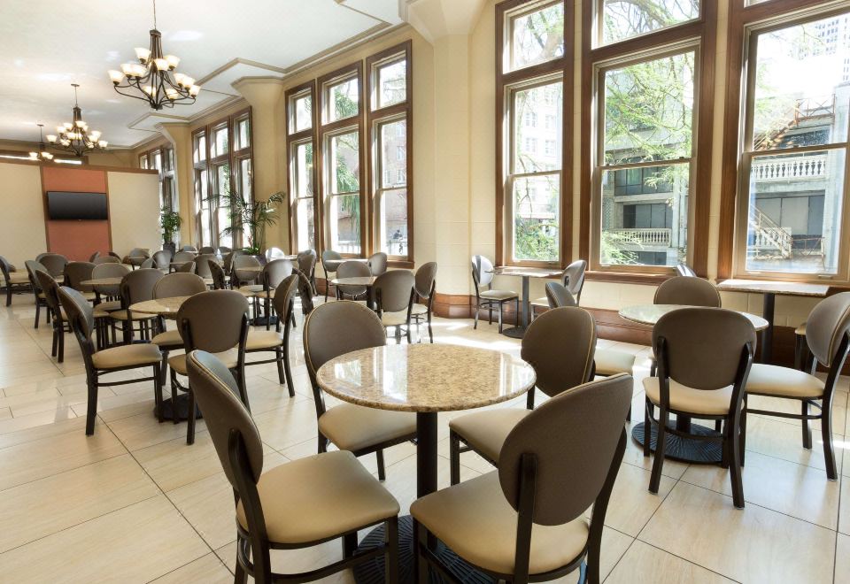 Drury Inn & Suites San Antonio RiverwalkOver view