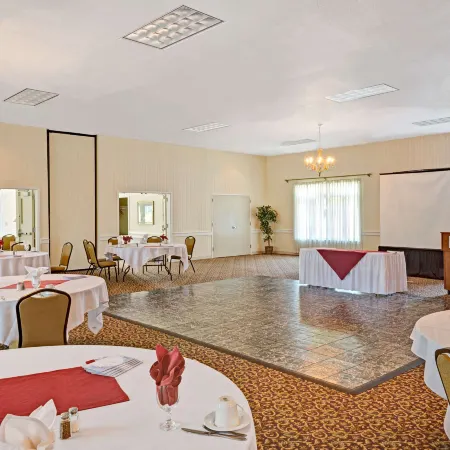 Ramada by Wyndham Saco/Old Orchard Beach Area