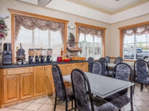 Ramada by Wyndham Quesnel Hotels in Quesnel