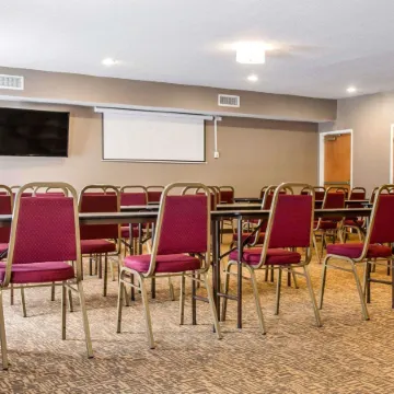Comfort Suites Benton Harbor - St. Joseph