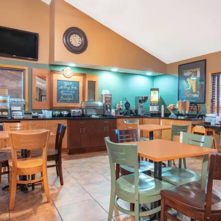 AmericInn by Wyndham Coon Rapids