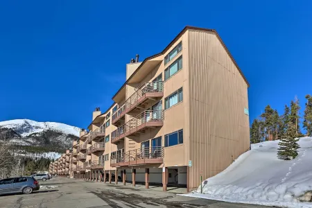 Near Hiking Mtn-View Silverthorne Gem with Hot Tub