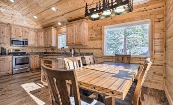 Duck Creek Village Cabin w/ Fire Pit & Grill!