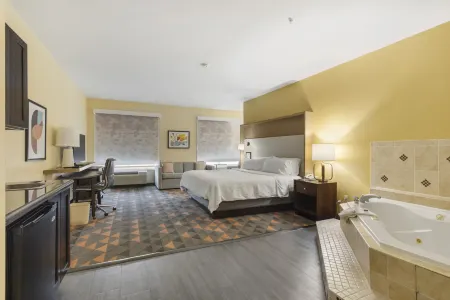 Holiday Inn & Suites Waco Northwest
