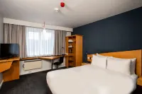 Holiday Inn Express Manchester - Salford Quays Hotel dekat Saint Philips Chapel Street