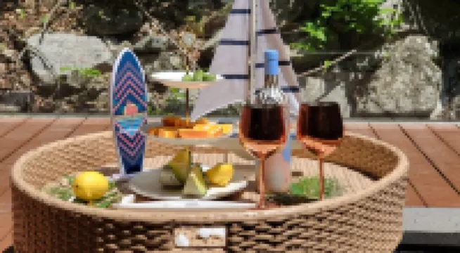 Sokcho Floating Whale Seorak Dojeok Waterfall Stay