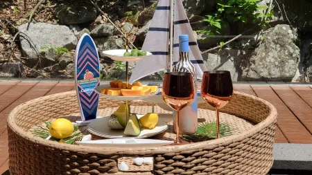 Sokcho Floating Whale Seorak Dojeok Waterfall Stay Отели рядом с достопримечательностью «Baekdamsa»