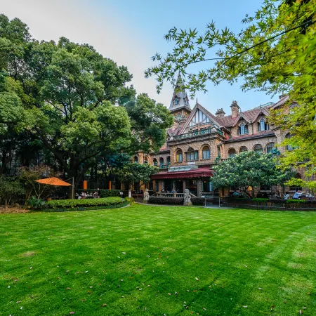Shanghai Miller Villa Hotel Отели рядом с достопримечательностью «Торговый центр Westgate»