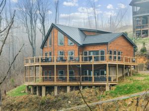 Stacked Deck 3 Bedroom Cabin by Redawning