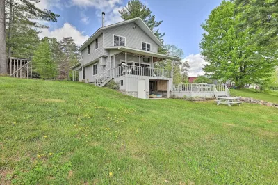 Lakefront Gloversville Home w/ Beach + Dock! Hotel a Amsterdam