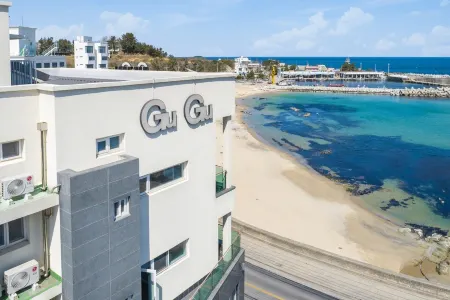 Gangneung Gugu Spa Pension Отели рядом с достопримечательностью «Джумунджин- Бич»