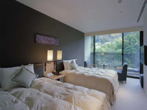 Yugawara Onsen Chitose Hoteles en Yugawara