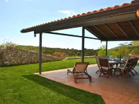 Red Roses Flat in a Semi-Detached Villa Hoteles en Itri
