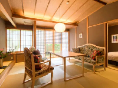 Yufuin Souan Kosumosu Hotels near Owl's Forest Zoo