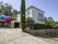 La Campagne Var Ouest E-Bike附近的飯店