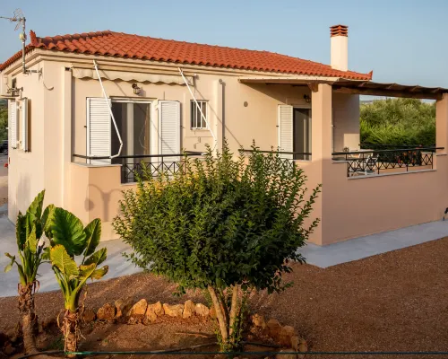 Lagouvardos Apartments Hotels in Gargaliani