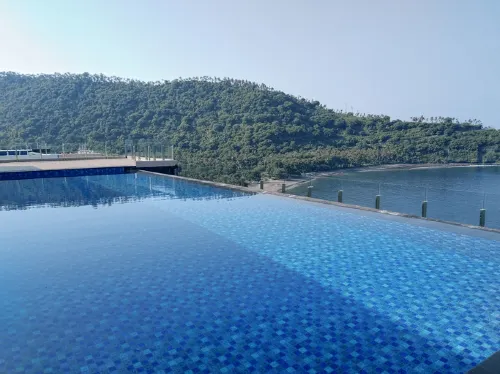 Louis Kienne Resort Senggigi Hotels in Malaka