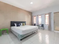 Urbanview Hotel d'Pineapple Villa Ciater by RedDoorz Hotels in Ciater