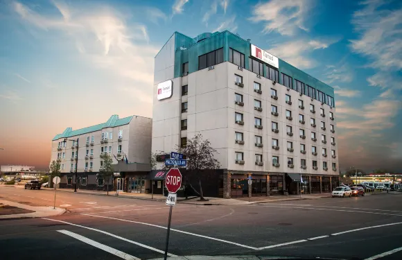 諾瑪德套房酒店