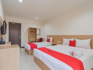 RedDoorz Syariah Plus near Tanjungpura University 2