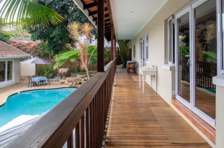 The Saffron House Отели в г. Баллито