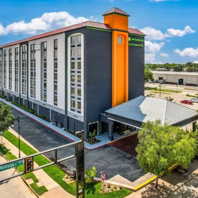 Wyndham Garden Wichita Downtown Hotels near INTRUST Bank Arena