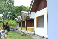 Sony Cottage Hotels in Ambarita
