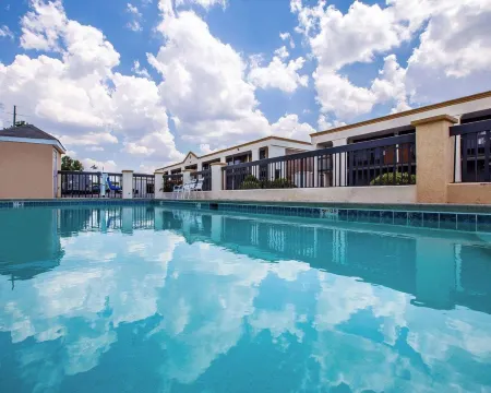 Quality Inn Suwanee I-85